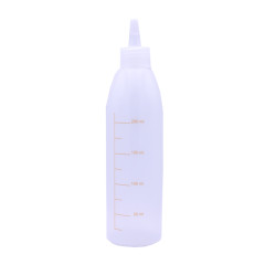 Squeeze bottle with measurement indicator 250cc.