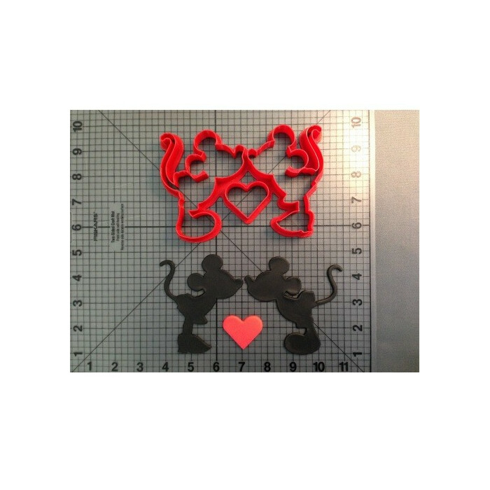 Biscuit cutter Mickey & Minnie Mouse 'Kiss' 76mm