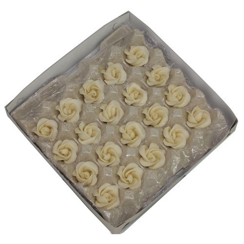 Marzipan roses 5 leaves 35mm 10 pieces, White Luxury
